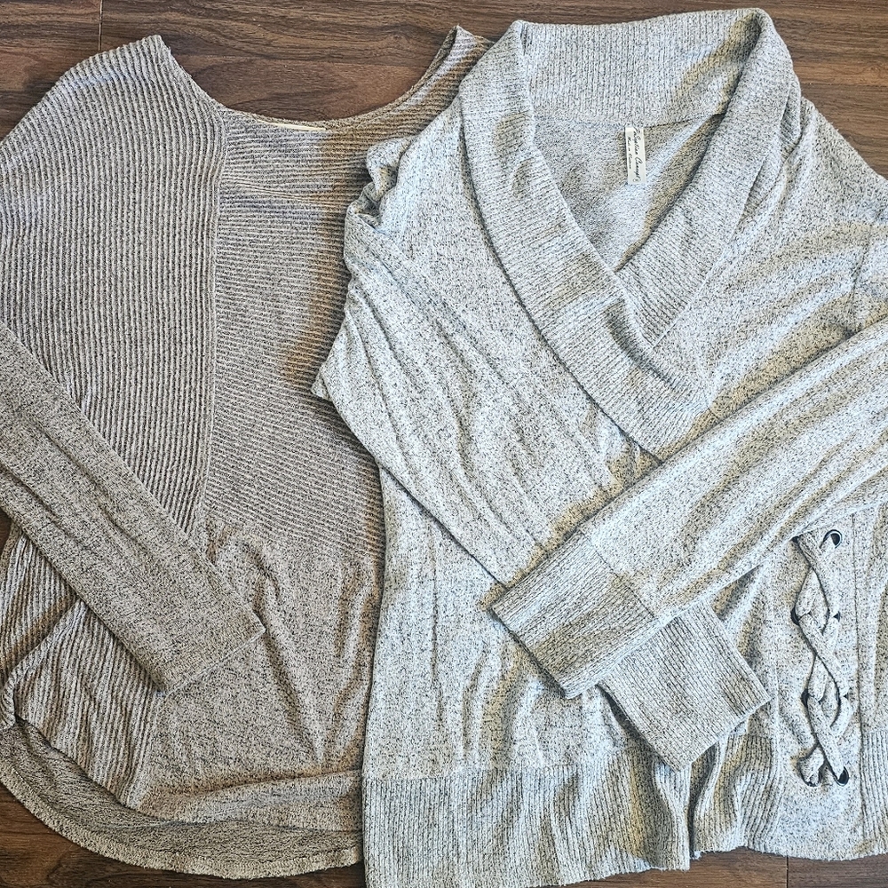 Lot Of 2 Light Sweaters